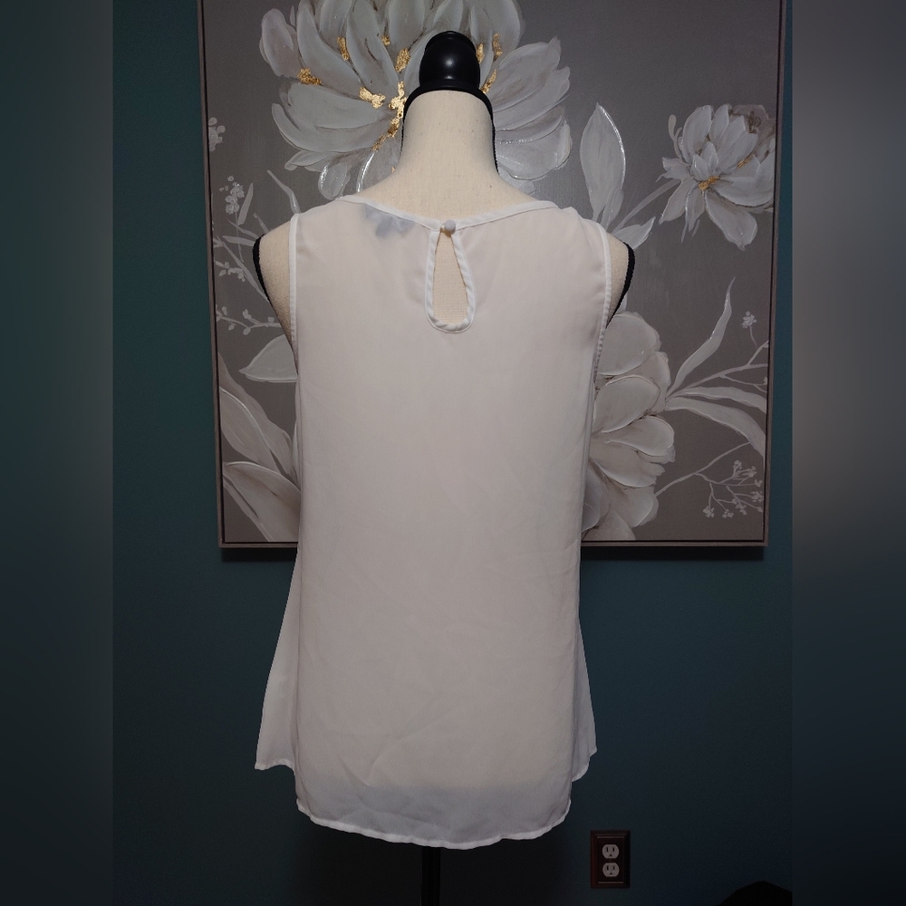 Coqutte Blouse - Picture 5 of 5